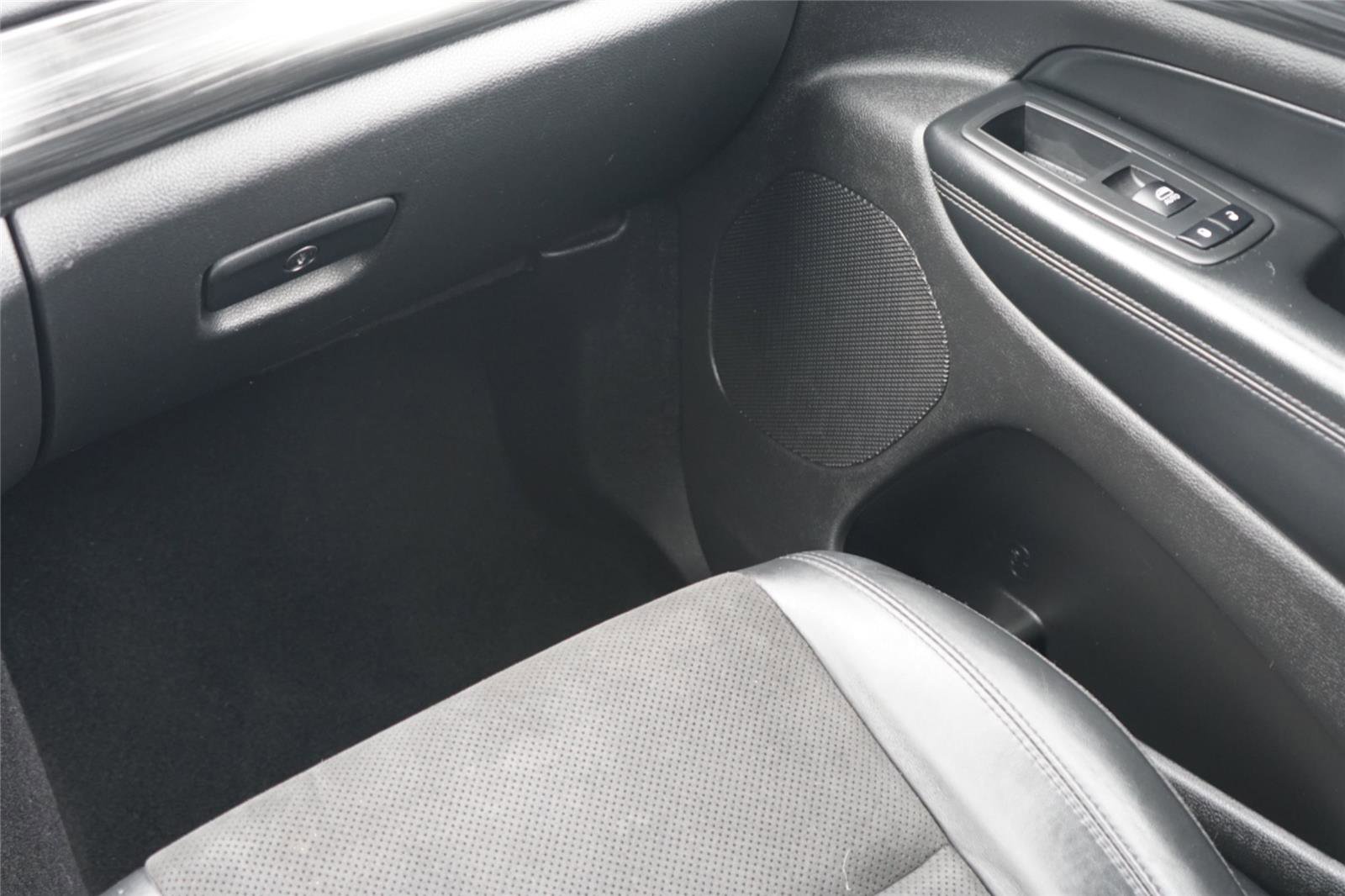 Used 2019 Jeep Grand Cherokee Altitude AWD/4WD image 27