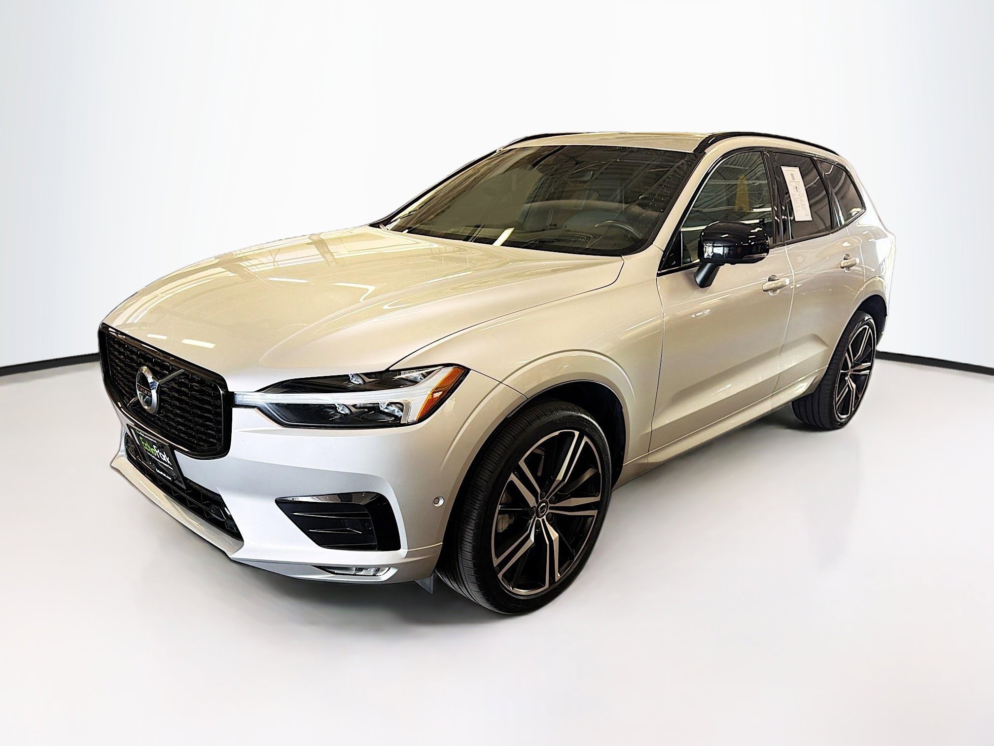 Used 2021 Volvo XC60 T6 R-Design w/ Advanced Package AWD/4WD image 3