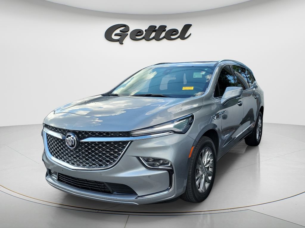 Used 2023 Buick Enclave Avenir w/ Avenir Technology Package FWD image 2