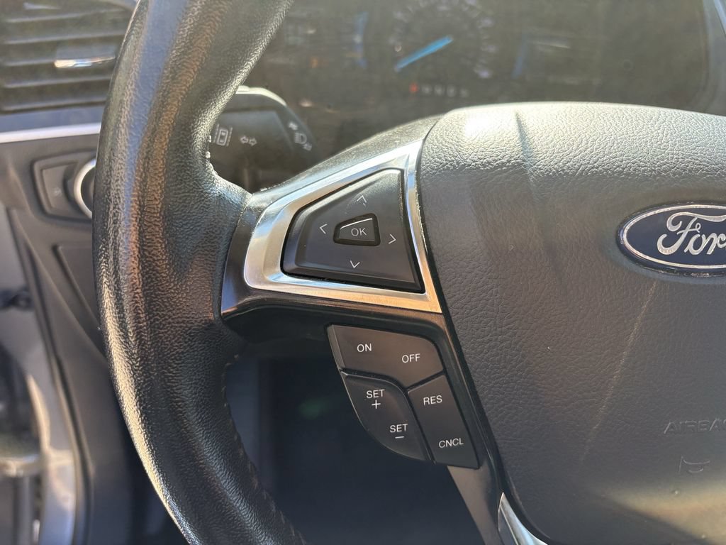 Used 2024 Ford Edge SEL AWD/4WD image 16