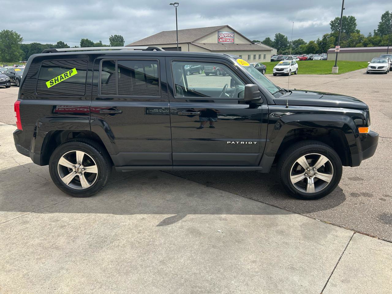 Used 2017 Jeep Patriot High Altitude AWD/4WD image 4