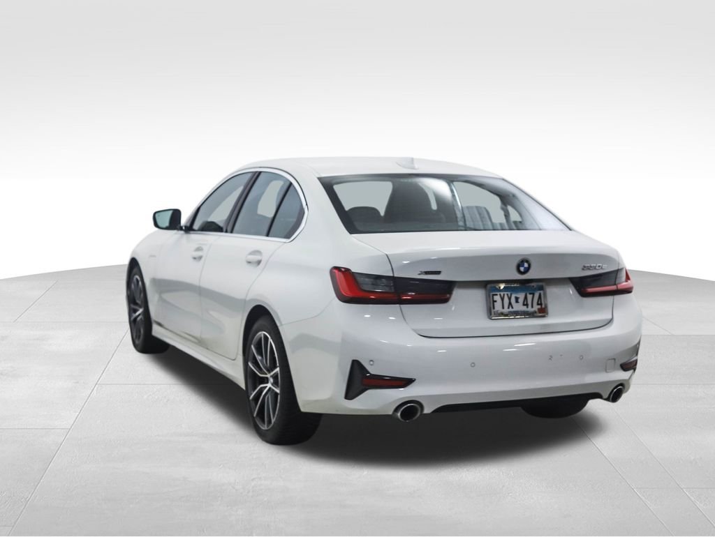 Used 2021 BMW 330e xDrive w/ Convenience Package image 3