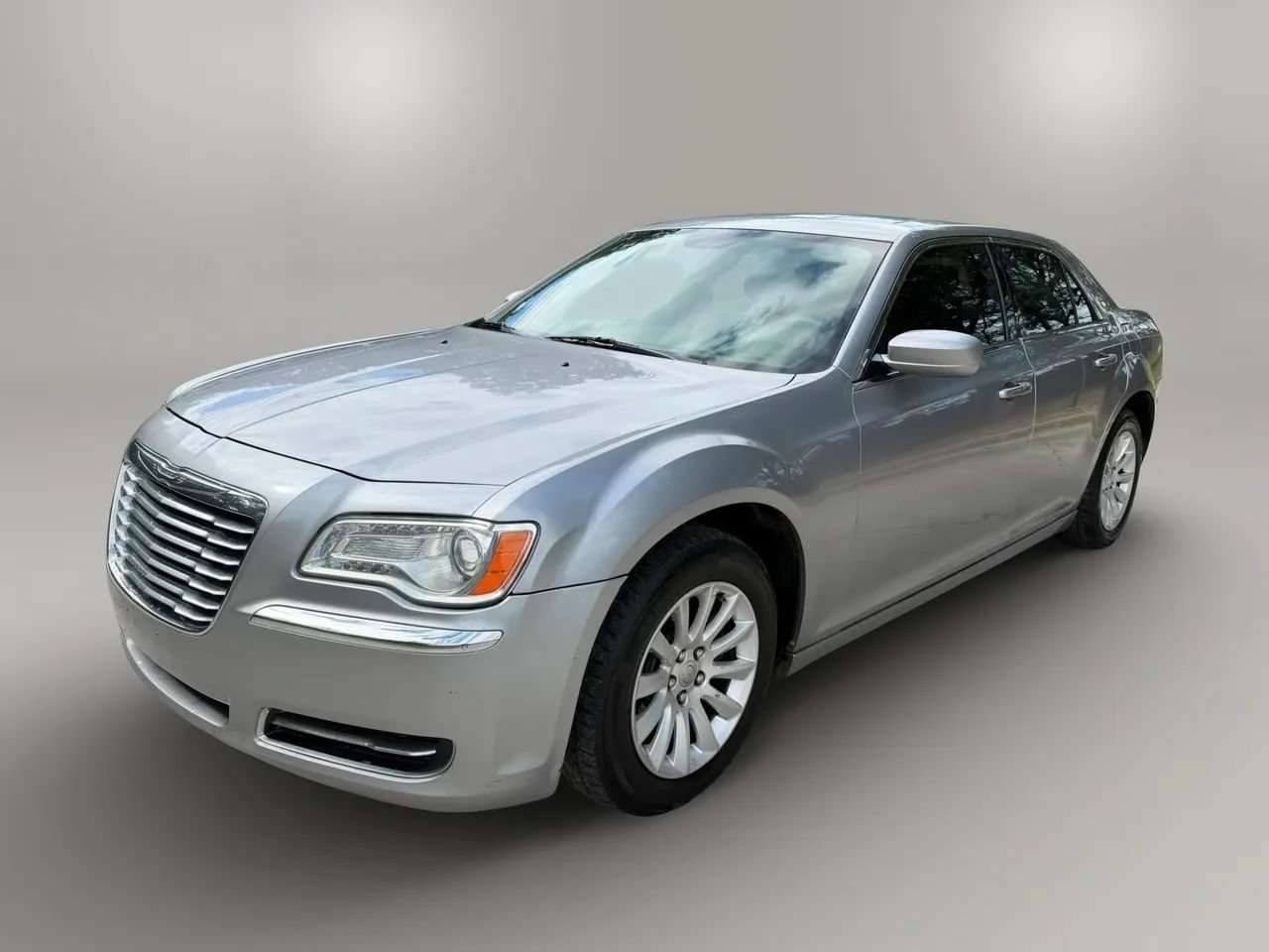 Used 2014 Chrysler 300 RWD image 6