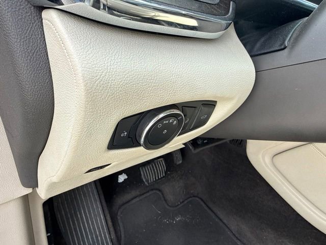 Used 2017 Lincoln Continental Premiere FWD image 19