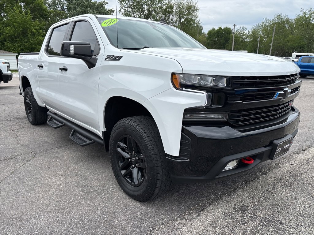 Used 2021 Chevrolet Silverado 1500 LT Trail Boss w/ Convenience Package II AWD/4WD image 3
