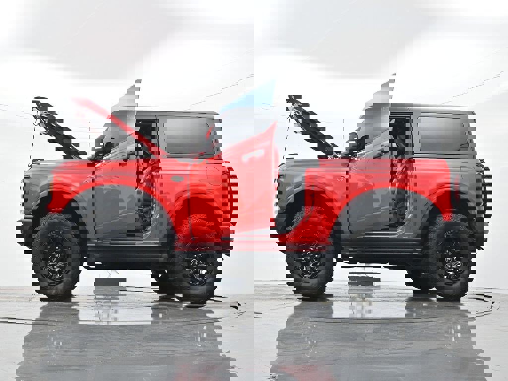 Used 2022 Ford Bronco Wildtrak image 38