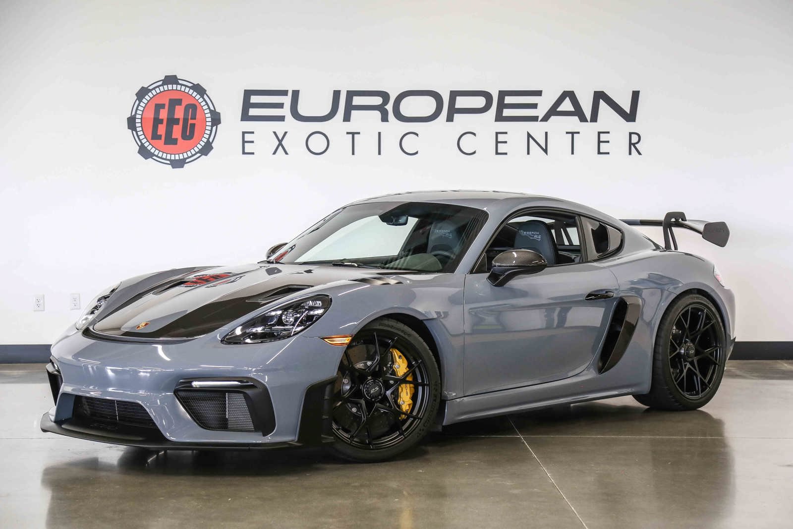 Used 2025 Porsche 718 Cayman GT4 RS w/ Weissach Package RWD image 12