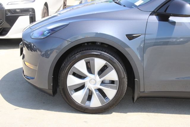 Used 2023 Tesla Model Y Long Range AWD/4WD image 4