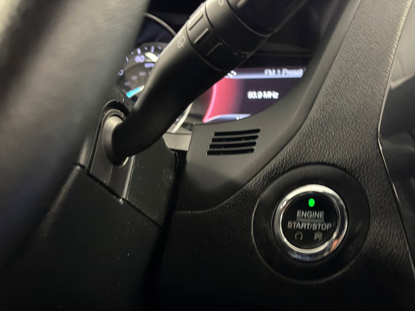 Used 2019 Ford Explorer Limited w/ Class III Trailer Tow Package FWD image 31