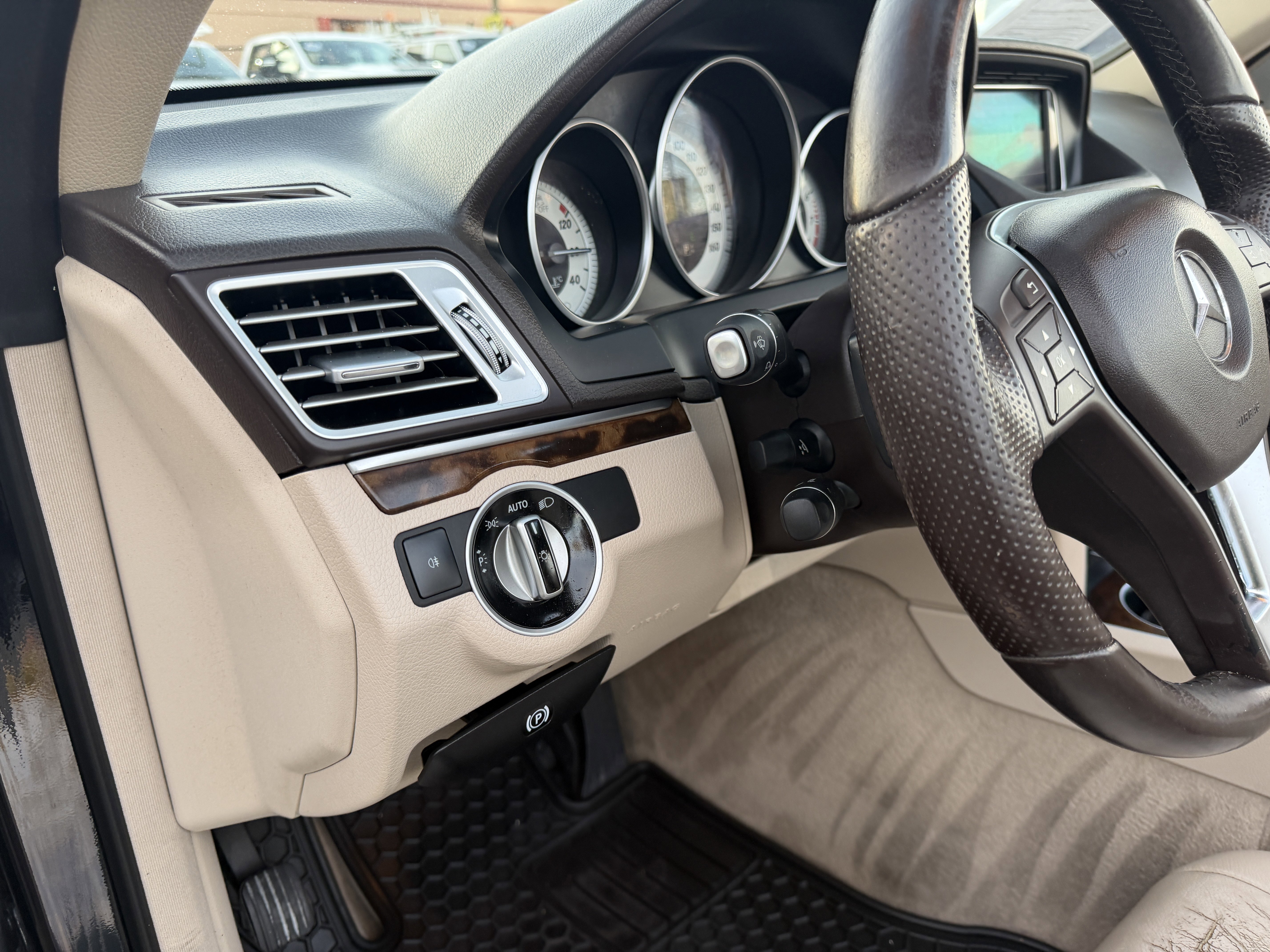 Used 2015 Mercedes-Benz E 400 Cabriolet w/ Premium 1 Package image 28