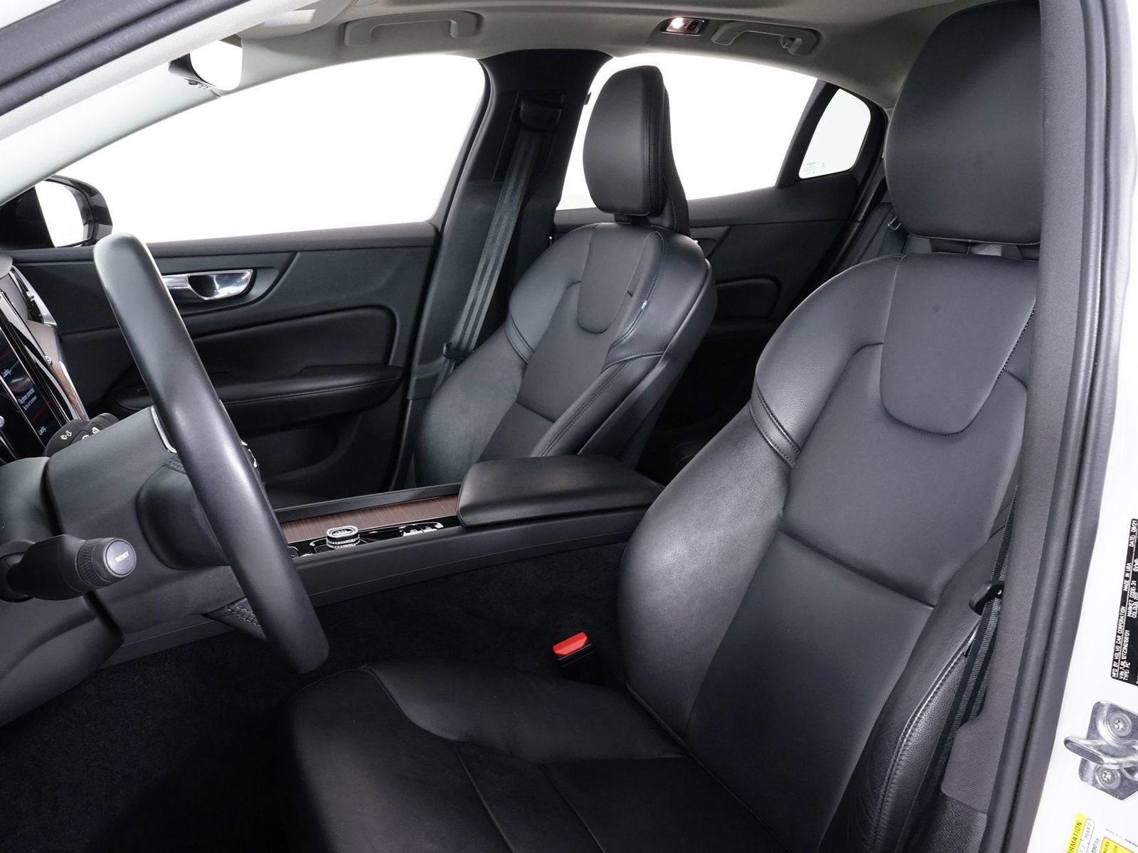 Used 2022 Volvo S60 B5 Momentum AWD/4WD image 4