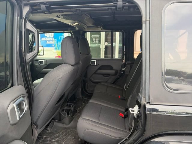 Used 2022 Jeep Wrangler Unlimited Sahara w/ LED Lighting Group AWD/4WD image 11