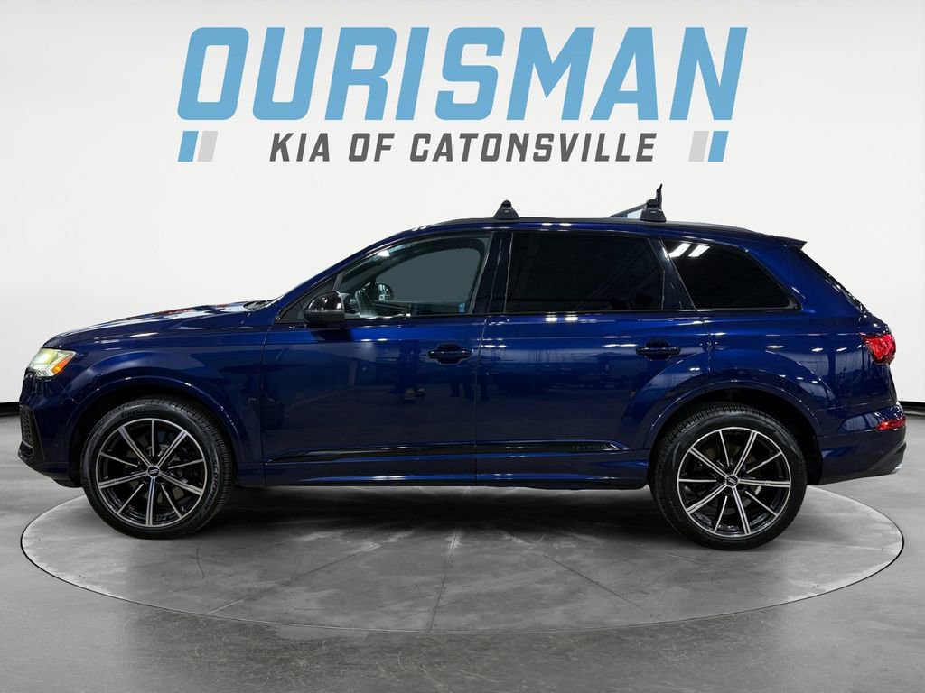 Used 2021 Audi SQ7 Premium Plus w/ Executive Package image 3