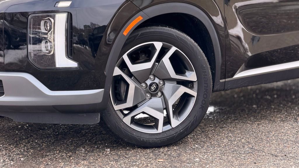 Used 2023 Hyundai Palisade Limited w/ Cargo Package image 2