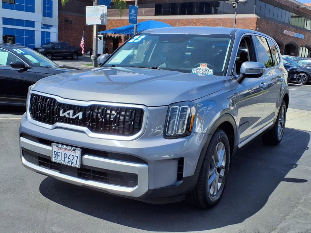 Used 2023 Kia Telluride LX image 3