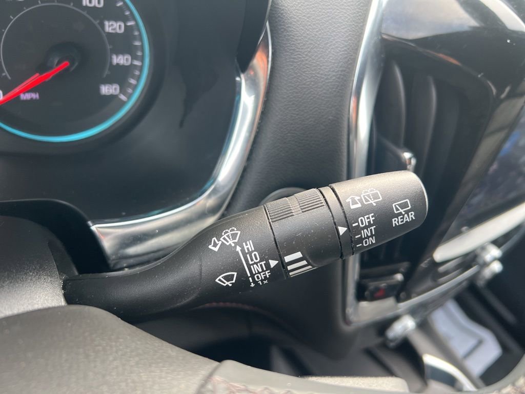 Used 2023 Chevrolet Traverse RS image 13