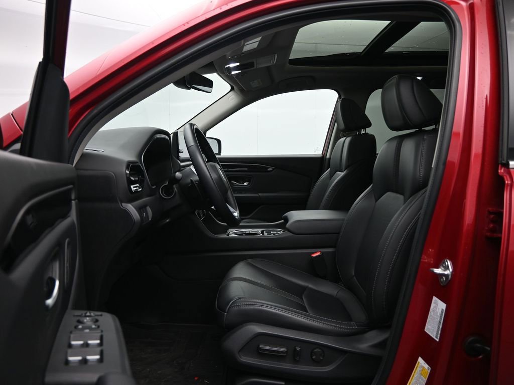 Used 2024 Honda Pilot Touring image 25