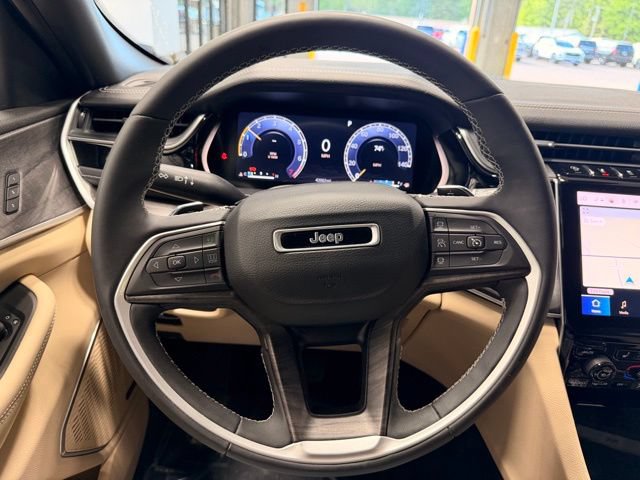 Used 2023 Jeep Grand Cherokee Limited w/ Rear Seat Video Group I AWD/4WD image 26