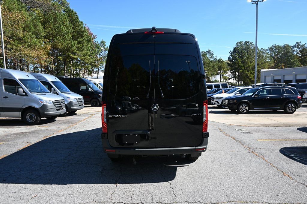 Used 2025 Mercedes-Benz Sprinter 2500 image 25