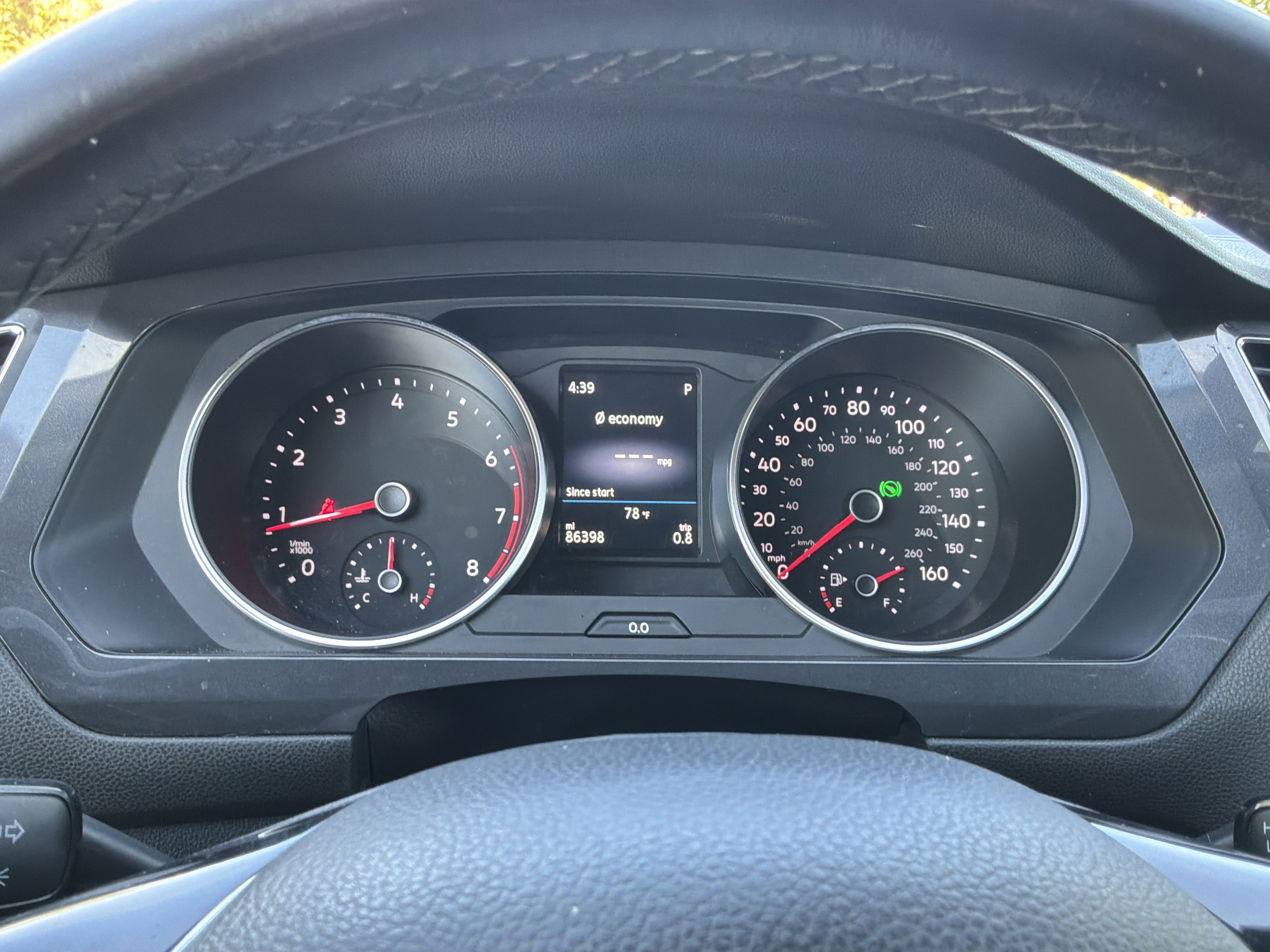 Used 2018 Volkswagen Tiguan SE AWD/4WD image 21