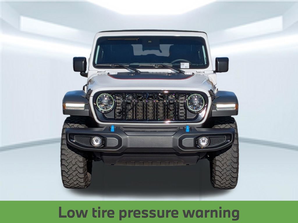 Used 2024 Jeep Wrangler Unlimited image 11