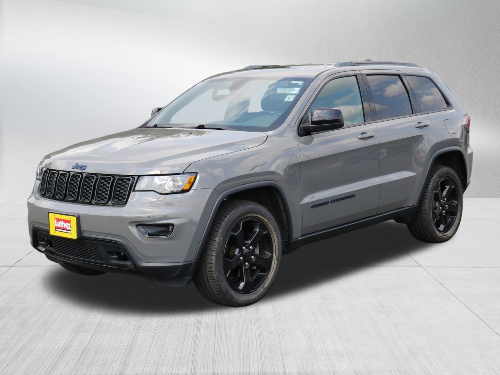 Used 2020 Jeep Grand Cherokee Laredo AWD/4WD image 3