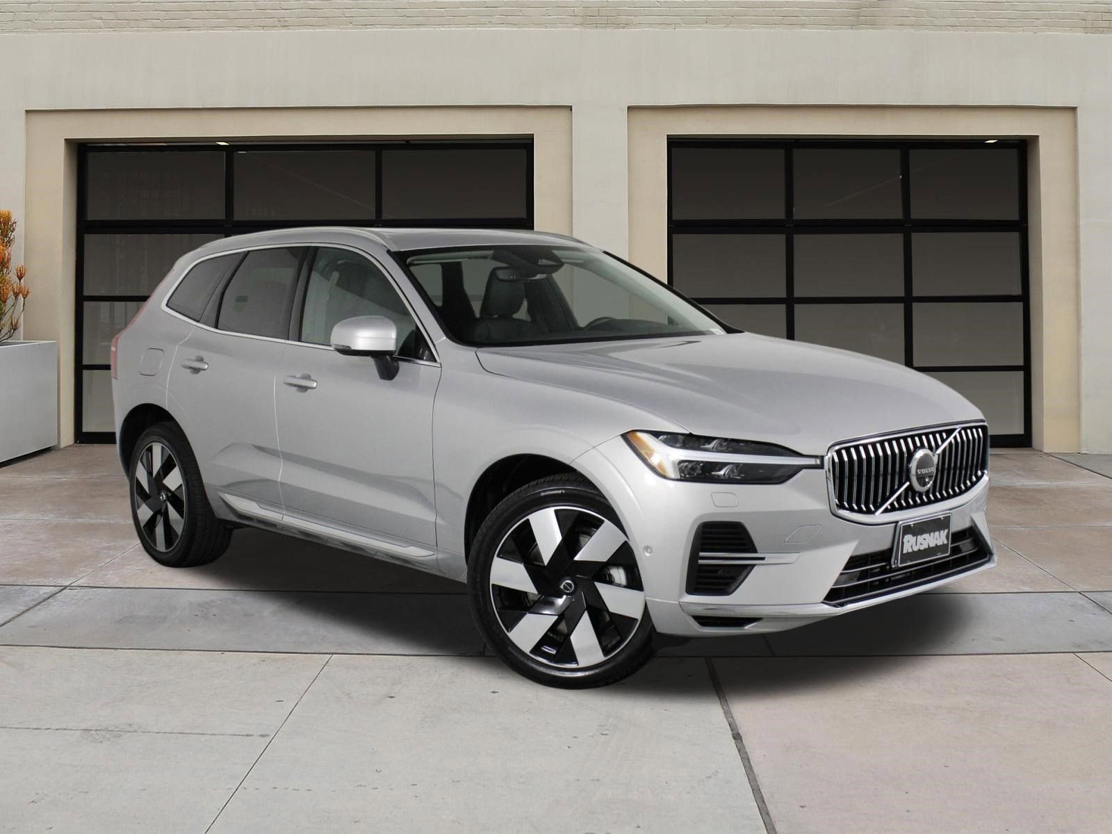 Certified 2023 Volvo XC60 T8 Plus AWD/4WD image 34