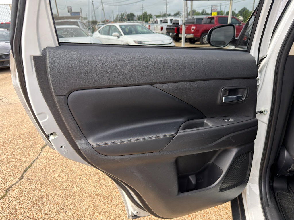 Used 2019 Mitsubishi Outlander ES AWD/4WD image 27