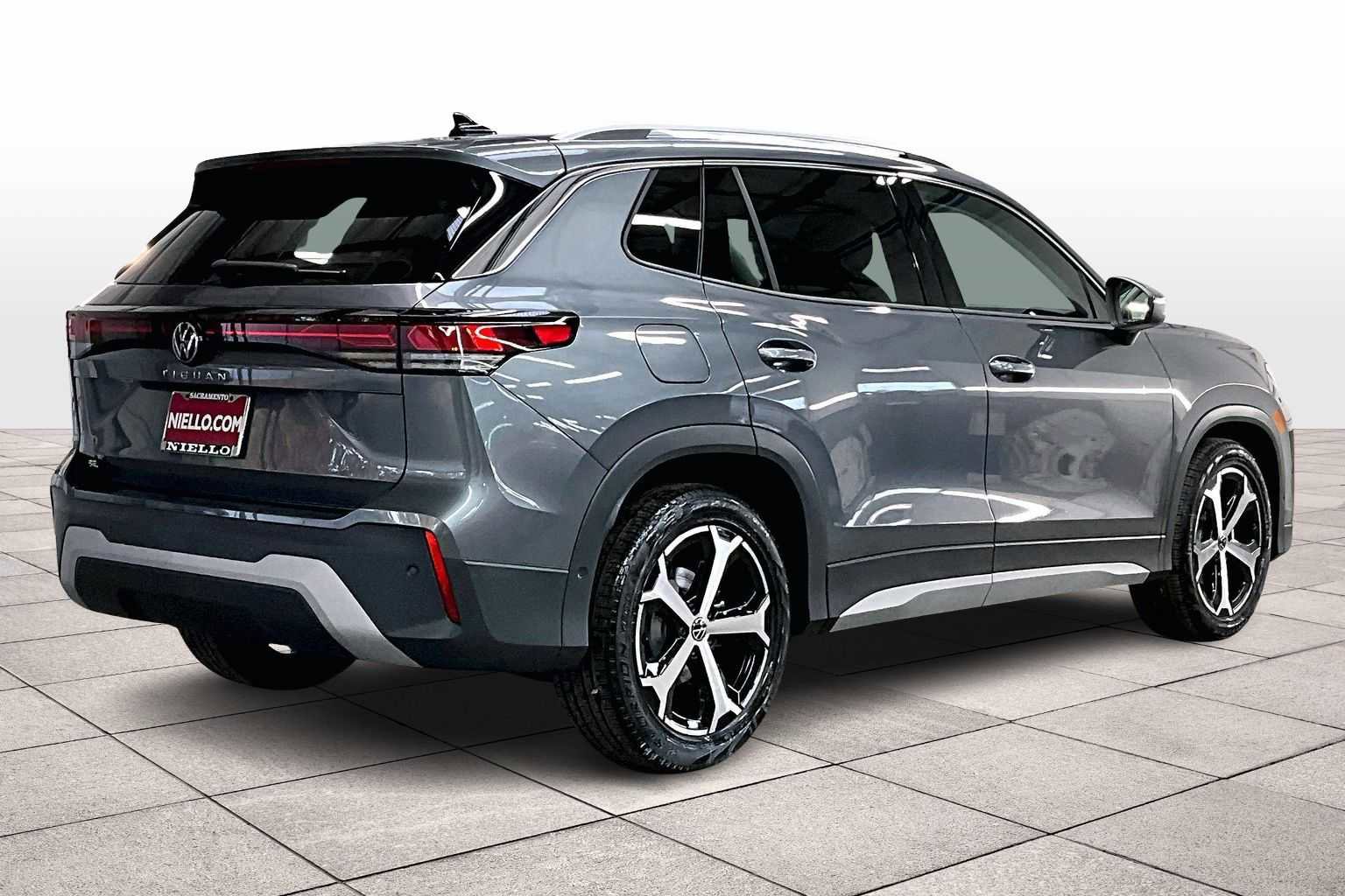 New 2026 Volkswagen Tiguan SE image 4