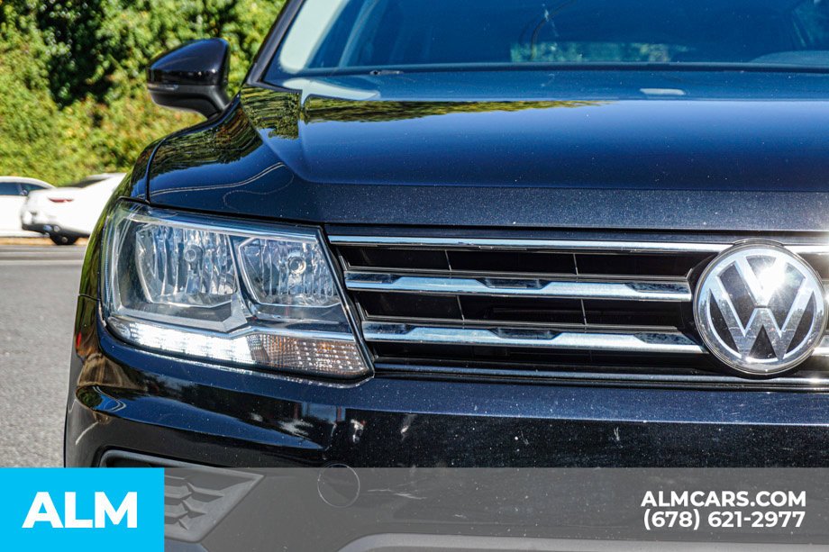Used 2021 Volkswagen Tiguan SE w/ Panoramic Sunroof Package FWD image 11