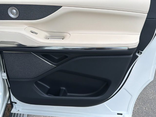 New 2027 Lincoln Navigator L Reserve AWD/4WD image 17