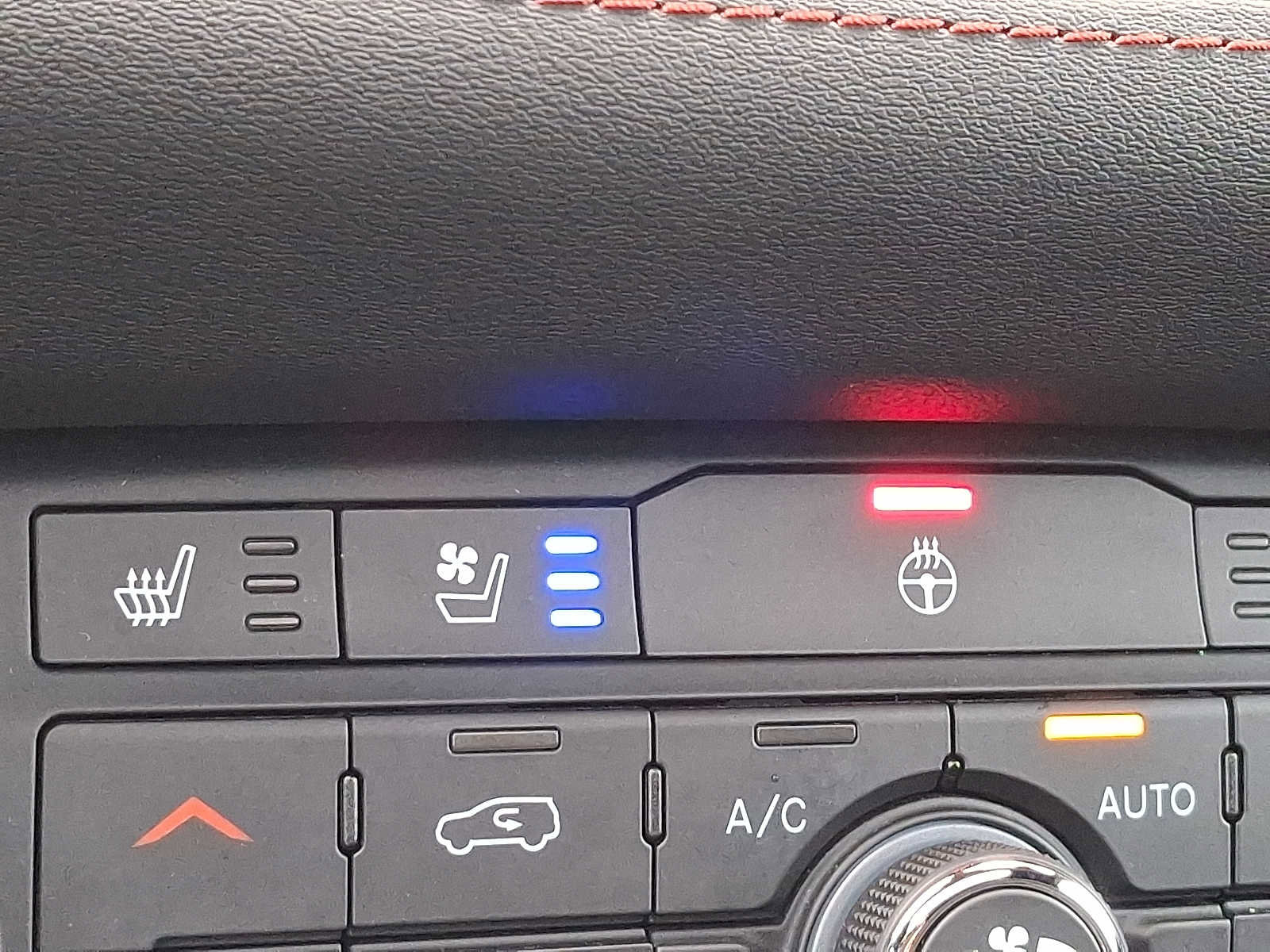 Used 2023 Dodge Durango R/T image 25