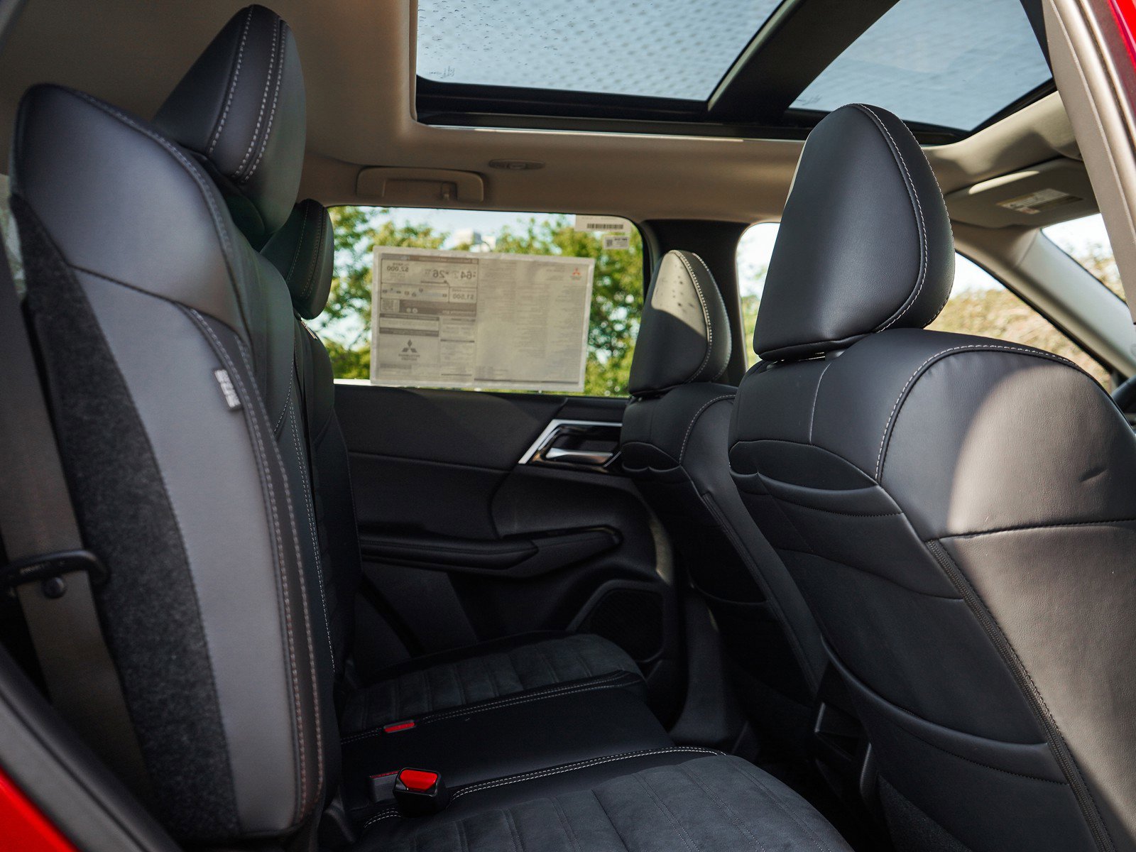 New 2025 Mitsubishi Outlander SE AWD/4WD image 12