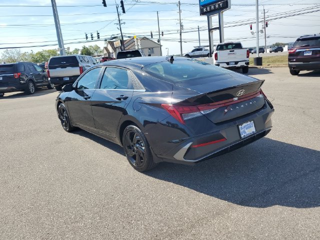 Certified 2026 Hyundai Elantra SEL Sport Premium FWD image 3