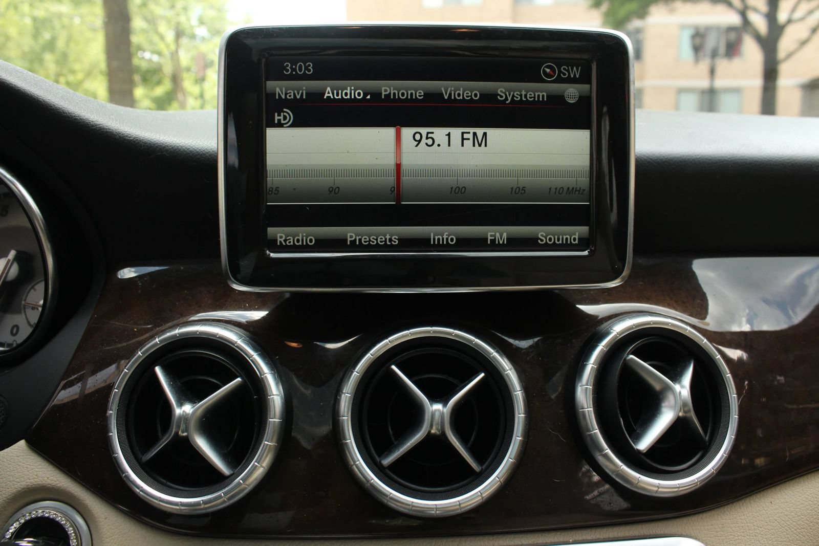 Used 2014 Mercedes-Benz CLA 250 4MATIC image 31