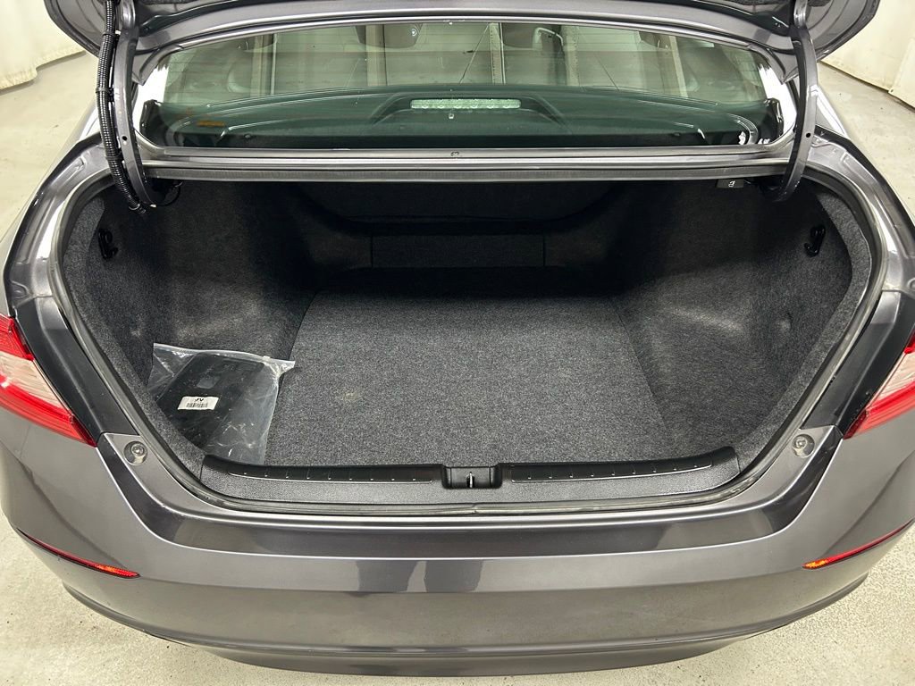 Used 2019 Honda Accord LX image 11