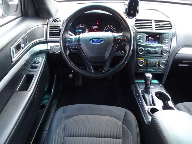Used 2016 Ford Explorer XLT FWD image 14