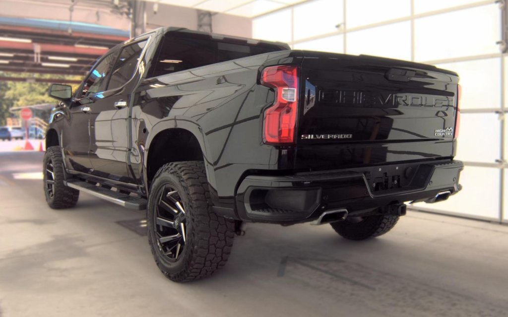 Used 2019 Chevrolet Silverado 1500 High Country w/ Safety Package II AWD/4WD image 6