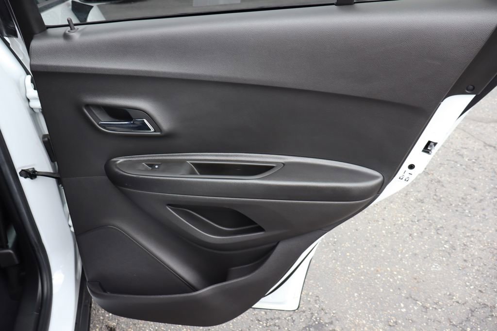 Used 2021 Chevrolet Trax LS w/ Tint and Cruise Package image 24