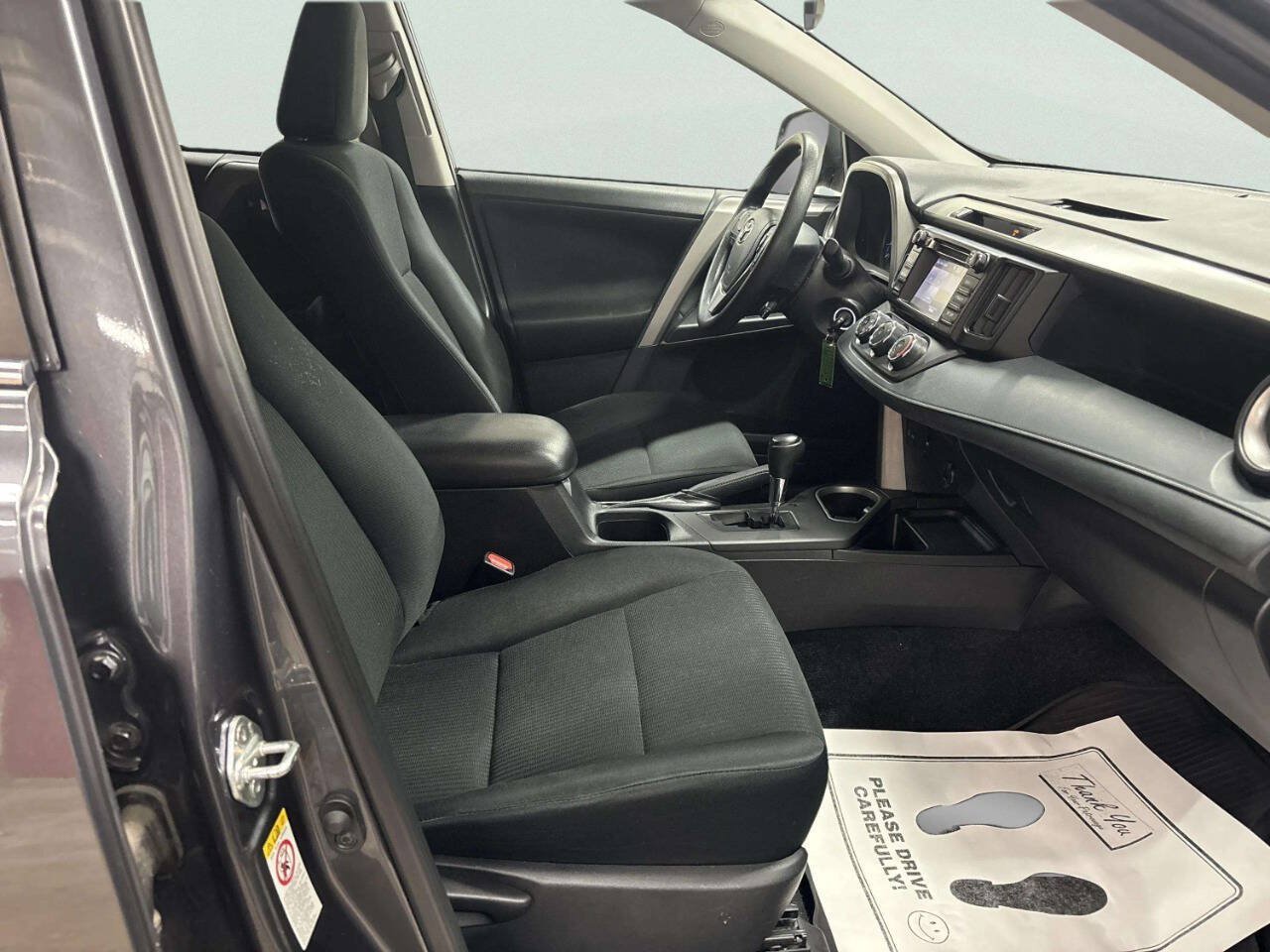 Used 2018 Toyota RAV4 LE w/ All Weather Liner Package AWD/4WD image 18