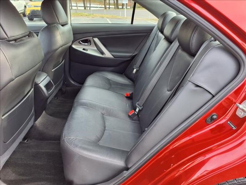 Used 2010 Toyota Camry SE image 10