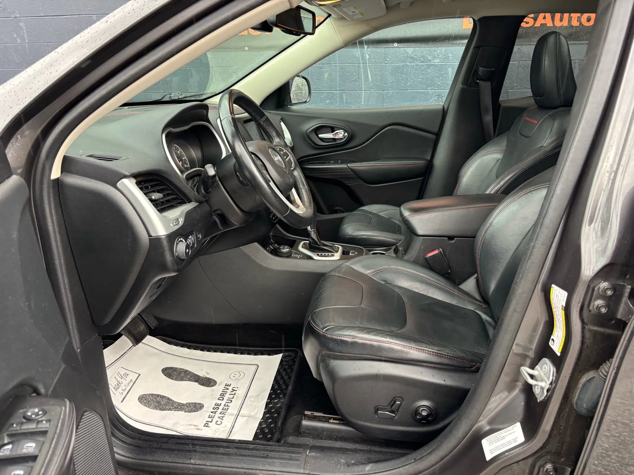 Used 2014 Jeep Cherokee Trailhawk w/ Comfort/Convenience Group image 17