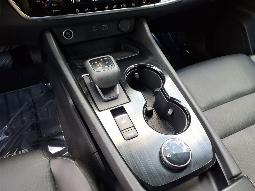 Used 2022 Nissan Rogue SV w/ SV Premium Package image 22