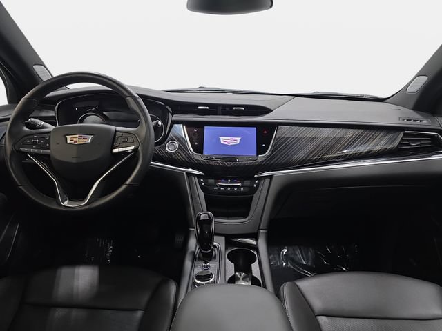 Certified 2025 Cadillac XT6 Premium Luxury FWD image 9