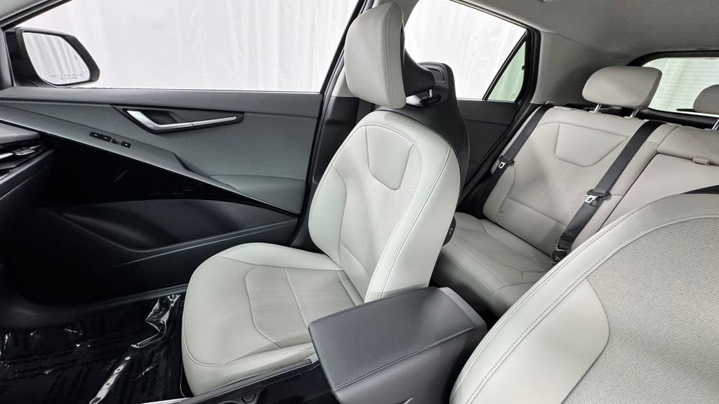 New 2026 Kia Niro EX FWD image 13