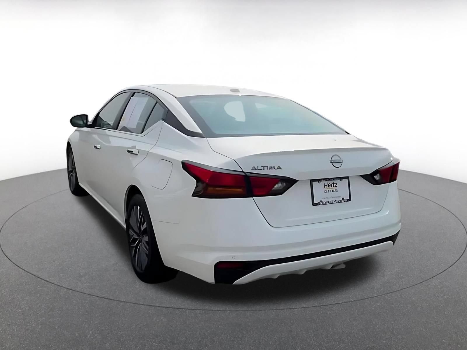 Used 2025 Nissan Altima 2.5 SV FWD image 10