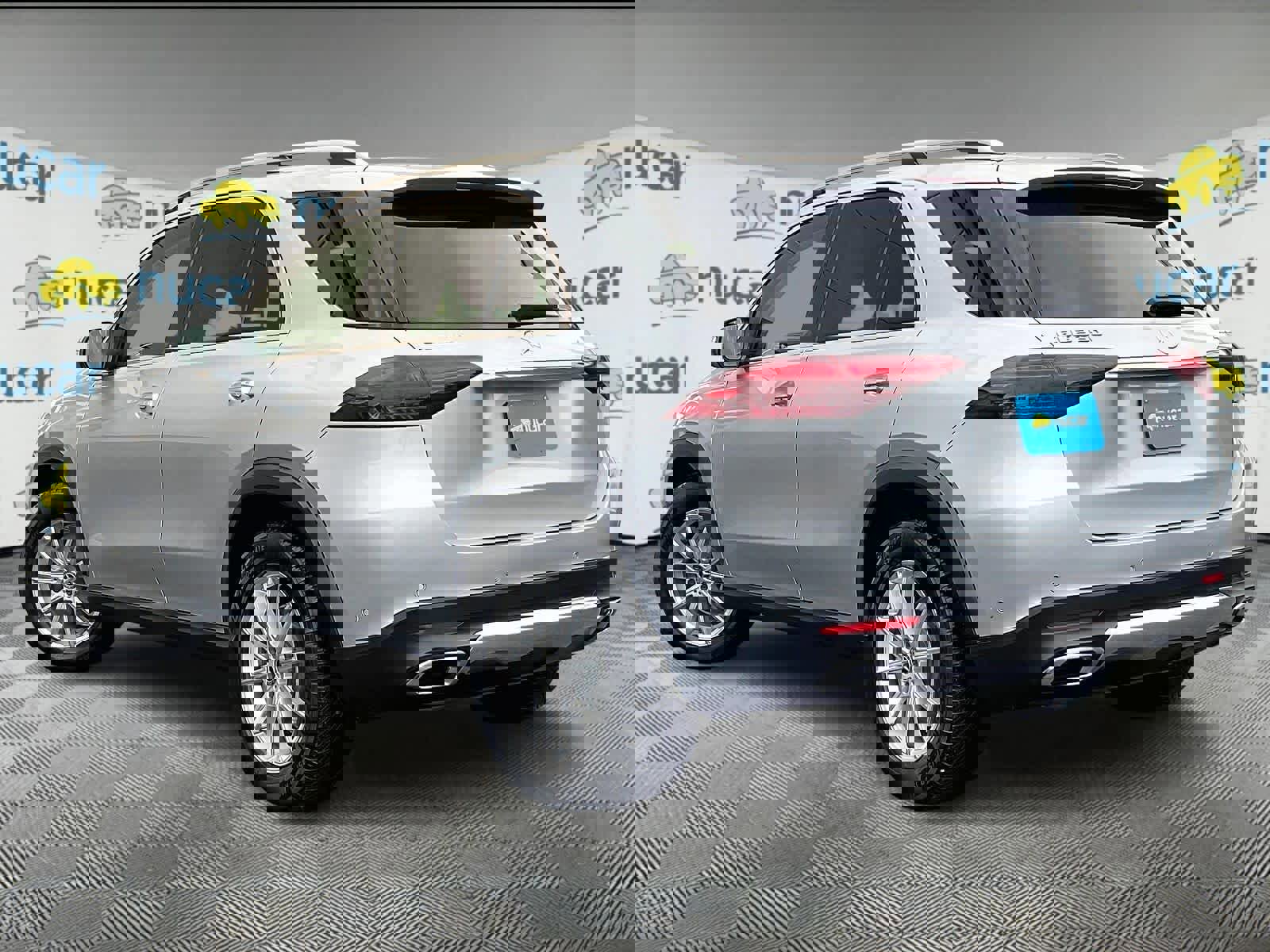 Used 2025 Mercedes-Benz GLE 350 4MATIC image 4