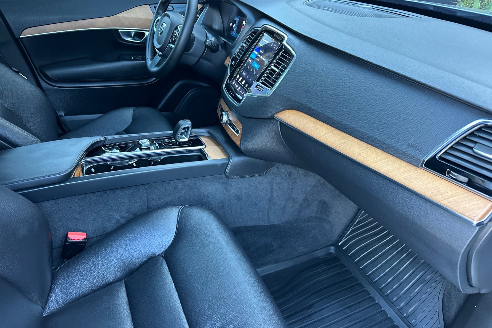 Certified 2024 Volvo XC90 T8 Plus w/ Protection Package Premier AWD/4WD image 19