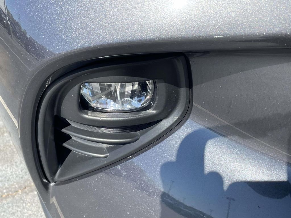 Used 2021 Toyota Highlander XLE image 7