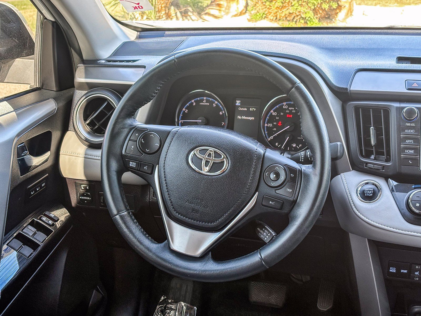 Used 2017 Toyota RAV4 Limited w/ Preferred Accessory Package FWD image 18